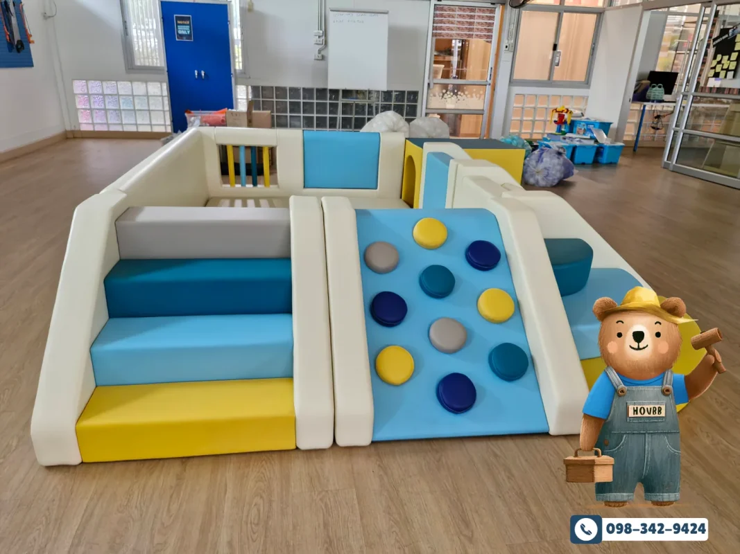 มุมกิจกรรม Soft Play พร้อมอุโมงค์และบันไดปีนป่ายเด็กในร่ม
